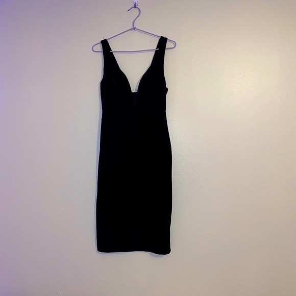 Windsor Dresses & Skirts - Velvet dress with deep plunge